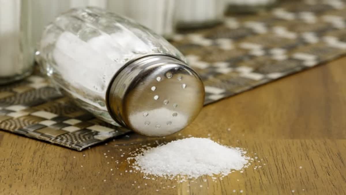 Do these simple salt remedies, bad luck will turn into good luck