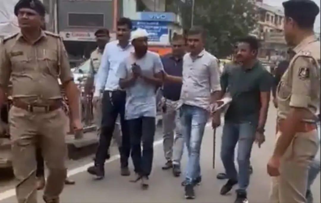 The car driver who caused an accident in Surat was paraded by the police, turned around in public with both hands folded