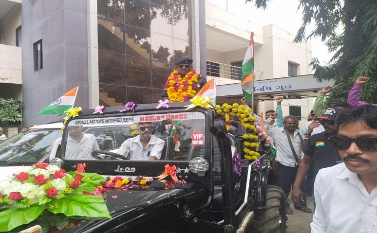 A grand welcome honor for Khajuria military personnel who retired from the Indian Army and returned home.