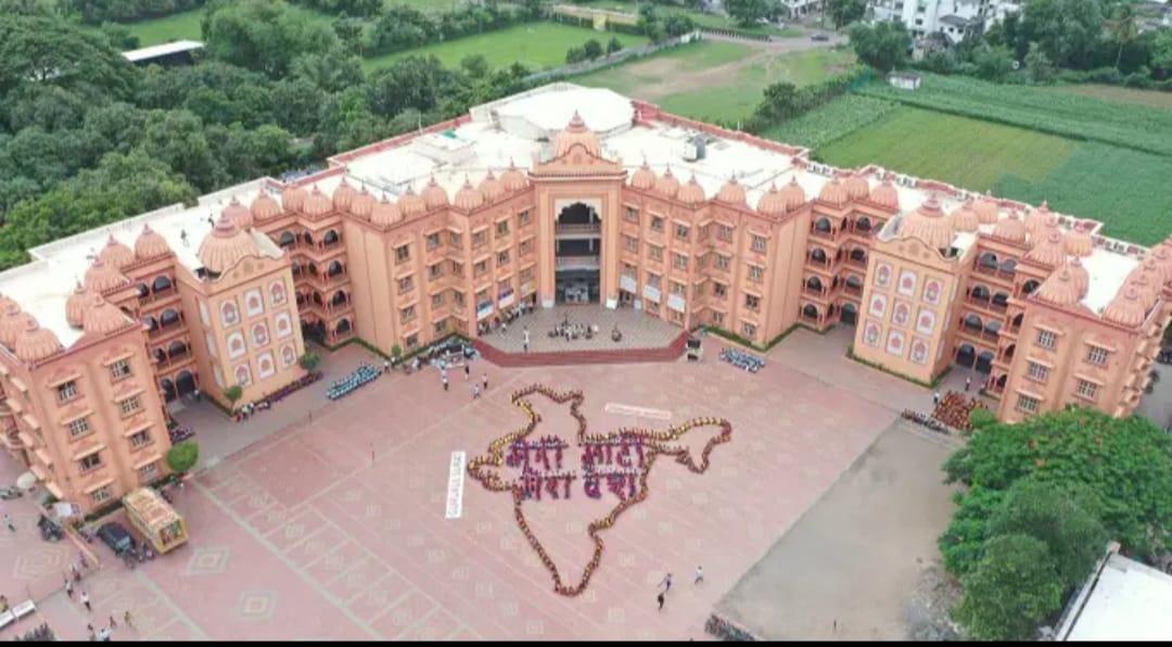 Students of Surat Swaminarayan Gurukul created a map of the country and a giant human replica of 'Meri Mati, Mera Desh'