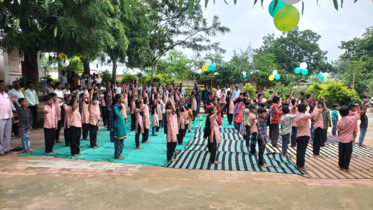 Ambakhut village was painted in the colors of patriotism and the villagers joined the celebration with unique joy