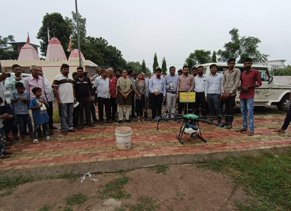 A farmer camp-and-demonstration was organized at Gollav in Godhra