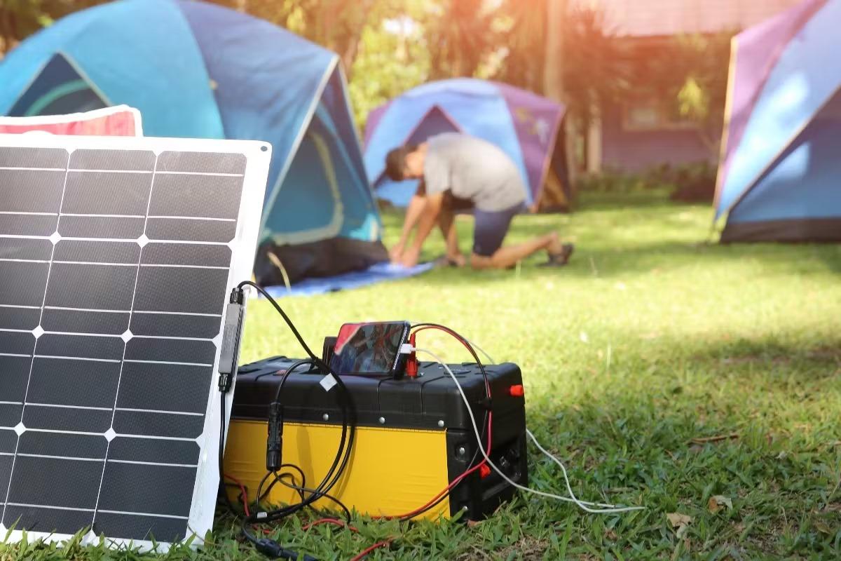 This small device can run a TV-fan even without electricity, can be carried anywhere in a bag