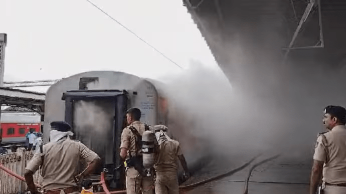 Fire at Udyan Express in Bengaluru brought under control after hours of struggle