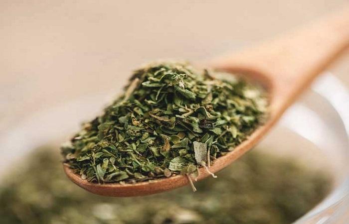 You will also be surprised to know the benefits of oregano used in pizza-pasta