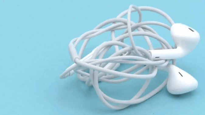 why-do-earphone-wires-get-tangled-even-experts-dont-know-the-right-answer-the-reason-is-surprising