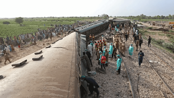 Pakistan Railways took action on Hazara Express train accident, six officials were suspended