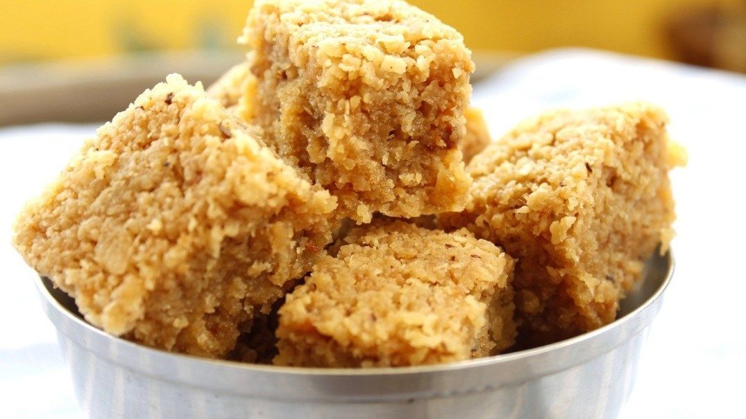 Jaggery-Coconut Barfi Recipe: Make healthy and tasty jaggery-coconut barfi at home, learn this easy recipe