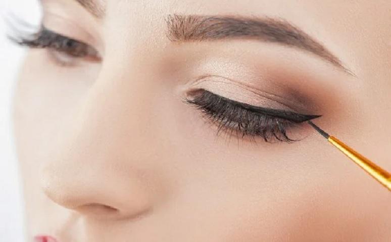 Follow these hacks to make eyeliner last longer, and you'll get a stunning look