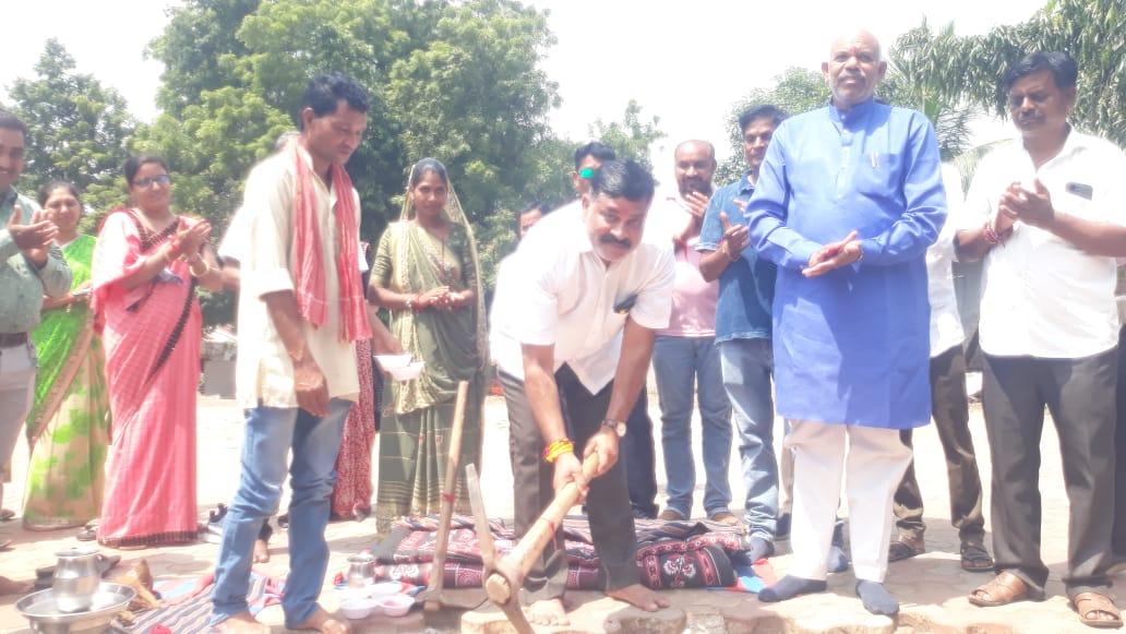 Bhoomi Pujan: A new school room will be constructed in Shithol of Jetpurpavi taluka