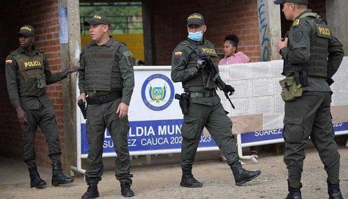 Violent clashes between Colombian rebel groups, 9 dead