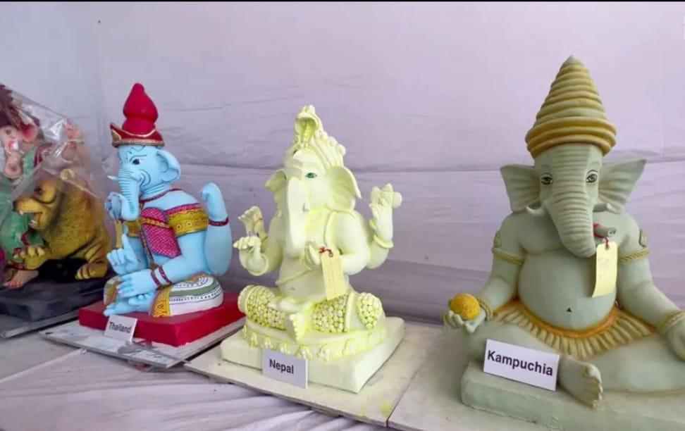 Sculptor made idol of Lord Ganesha using paper, idol in form worshiped in 9 countries