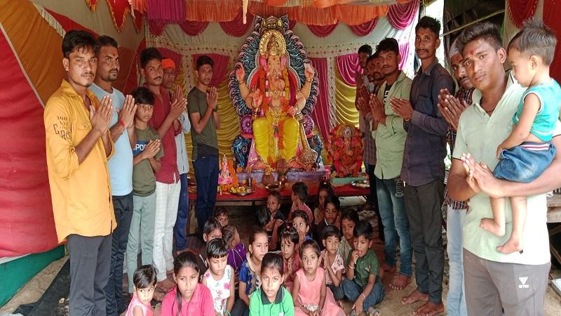 An idol of Lord Ganesha was installed in Motisadhali