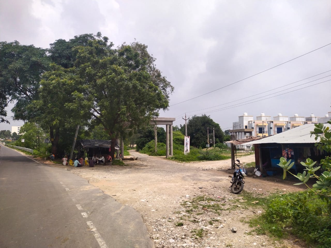 Due to lack of bus stop and bus stand near Jagannath Mahadev temple near Chotaudepur, people are suffering