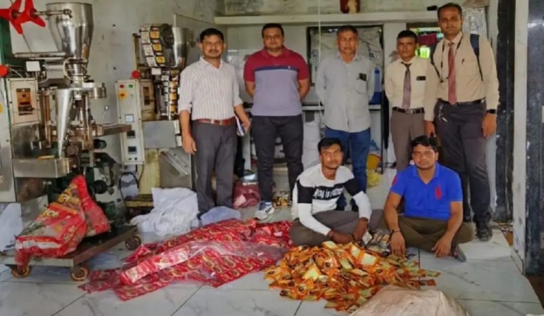 Duplicate spice factory seized from Palsana area of Surat, Rs. 9.39 lakh worth of 2 arrested