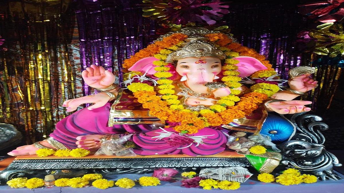 Ganesh Mahotsav being celebrated in Krishna Nagar Society with the message of social awareness along with spirituality.