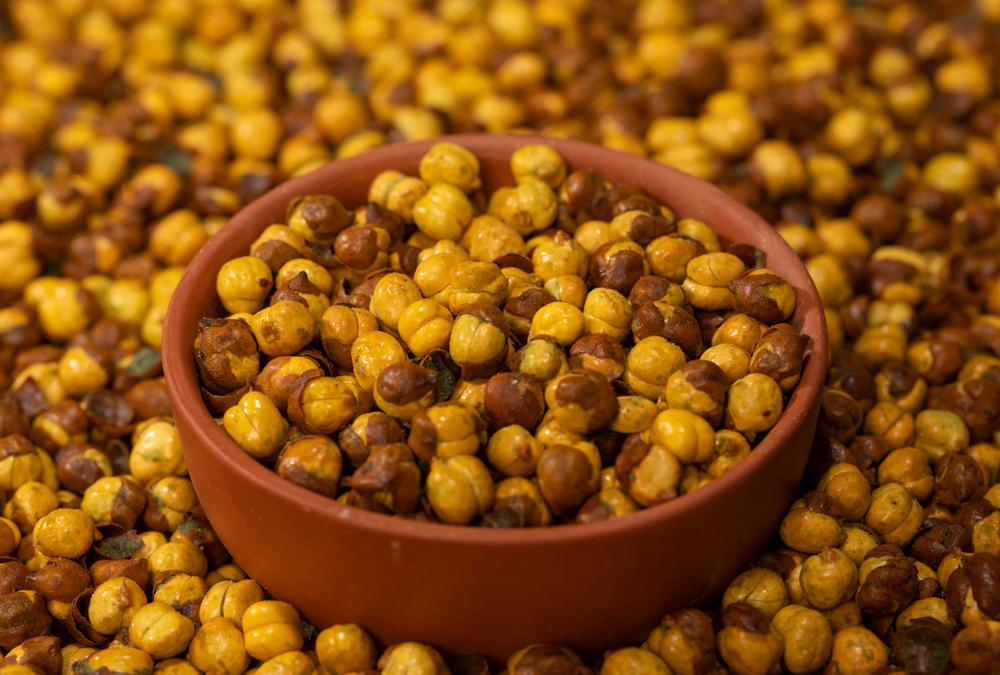 From weight loss to keeping the heart healthy, eating roasted chickpeas has many benefits