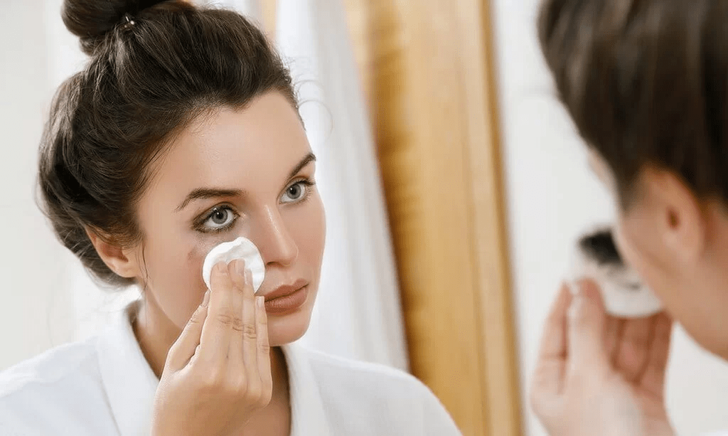 Use these natural products instead of remover to remove makeup.