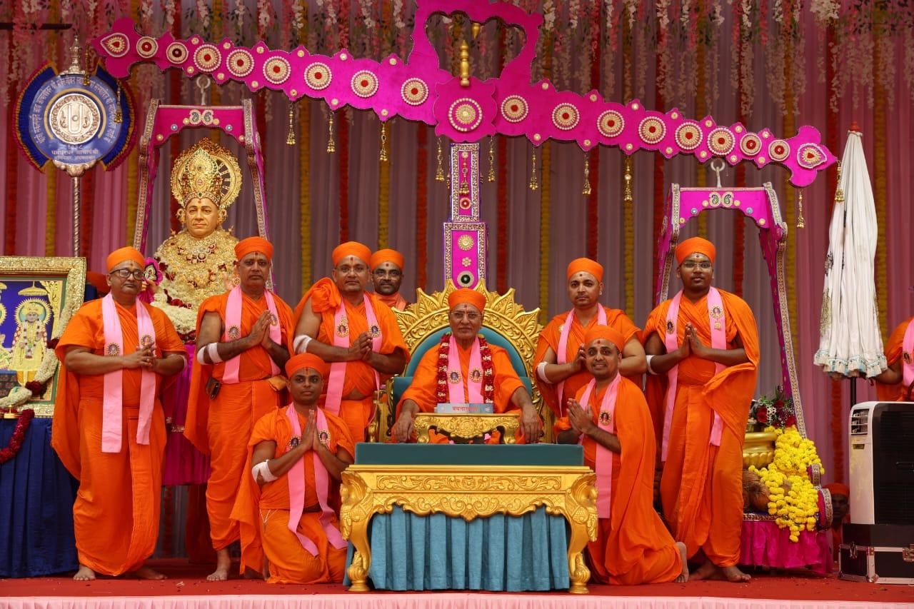 116th Pragatyotsava of Muktajivan Swamibapa was celebrated in Swaminarayan temple with great gaiety...