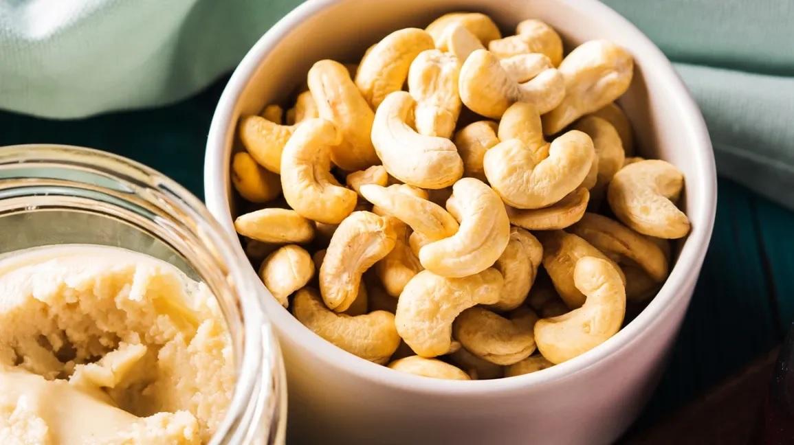 From digestion to heart health, check out these 6 major benefits of eating soaked cashews