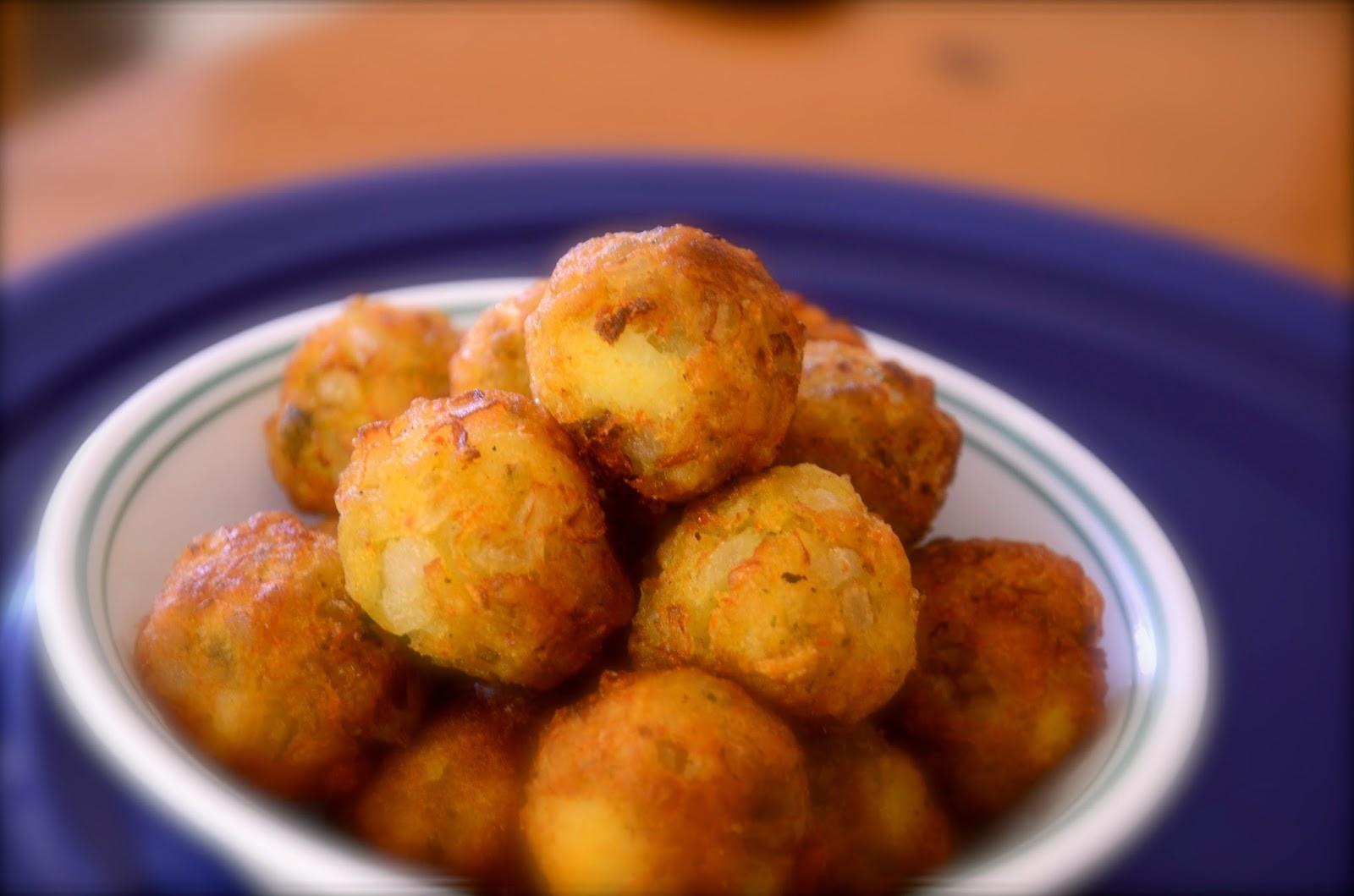 Make Punjabi Style Powha Pakodas at home, start your day off right, learn how to make them in minutes.