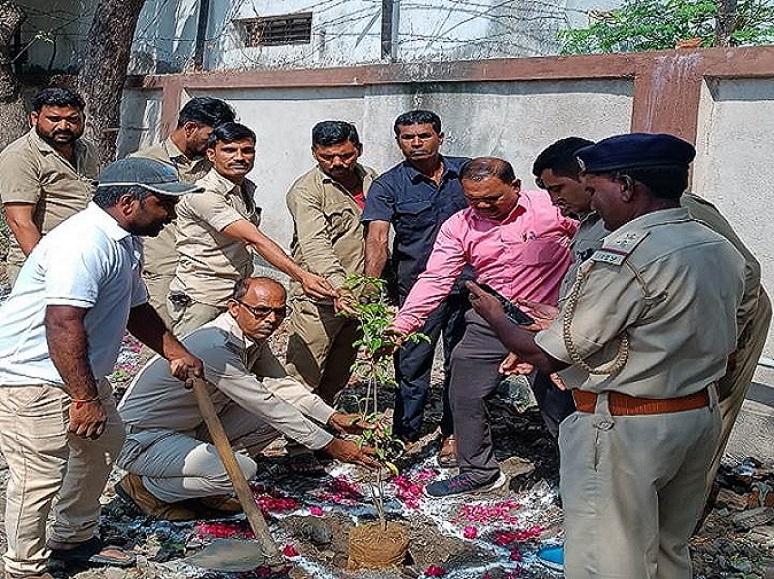 A cleaning program was conducted by ST Corporation at Bodeli in Chotaudepur district