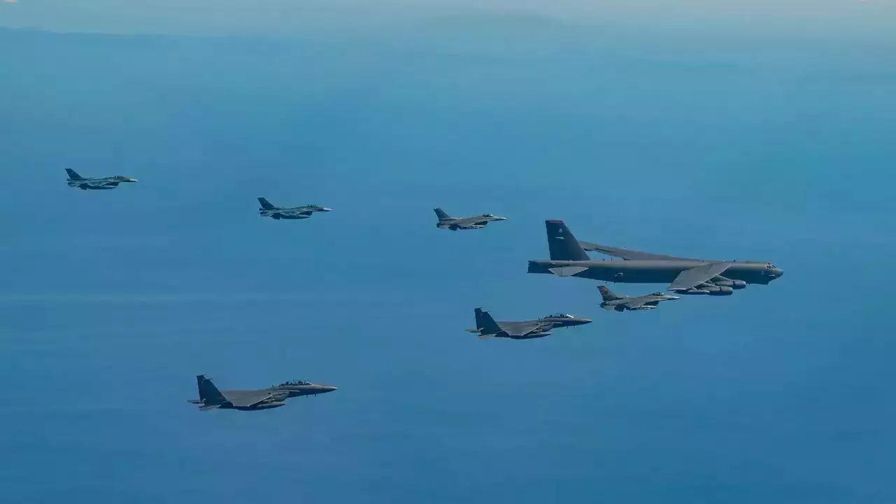 Chinese fighter jet comes within 10 feet of B-52 bomber over South China Sea - US Army