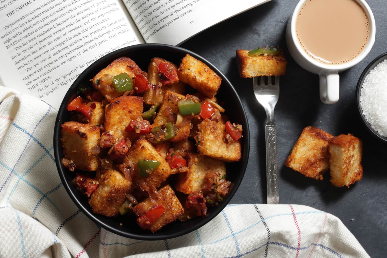 Are you a spicy snack lover? Try this simple recipe of bread poha for breakfast, the breakfast will be very tasty.