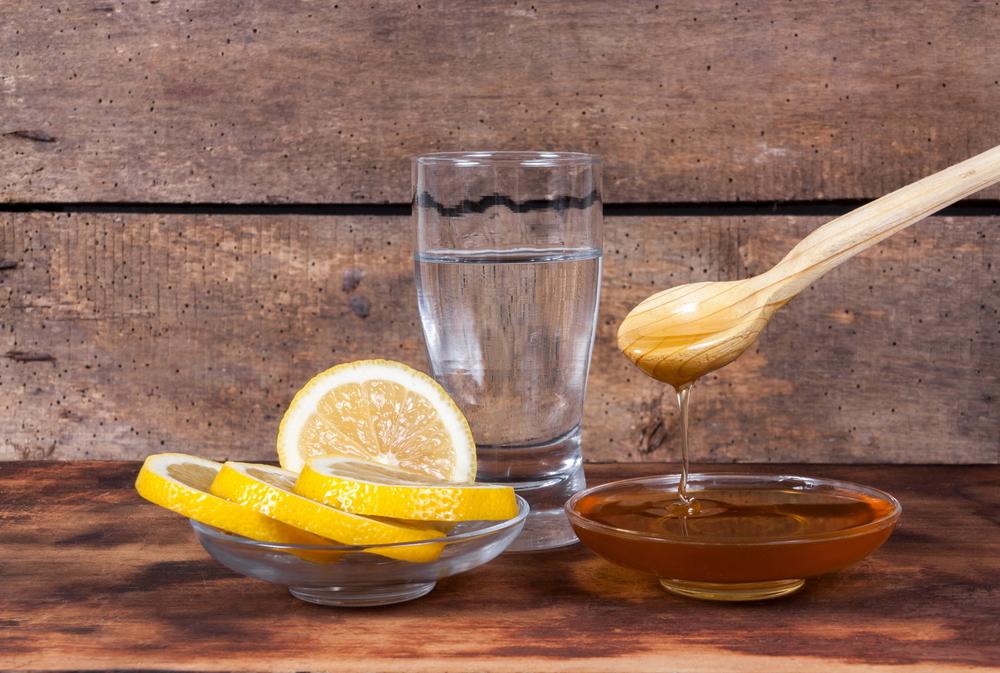 Mixing honey in warm water and drinking it on an empty stomach reduces weight and also has many health benefits