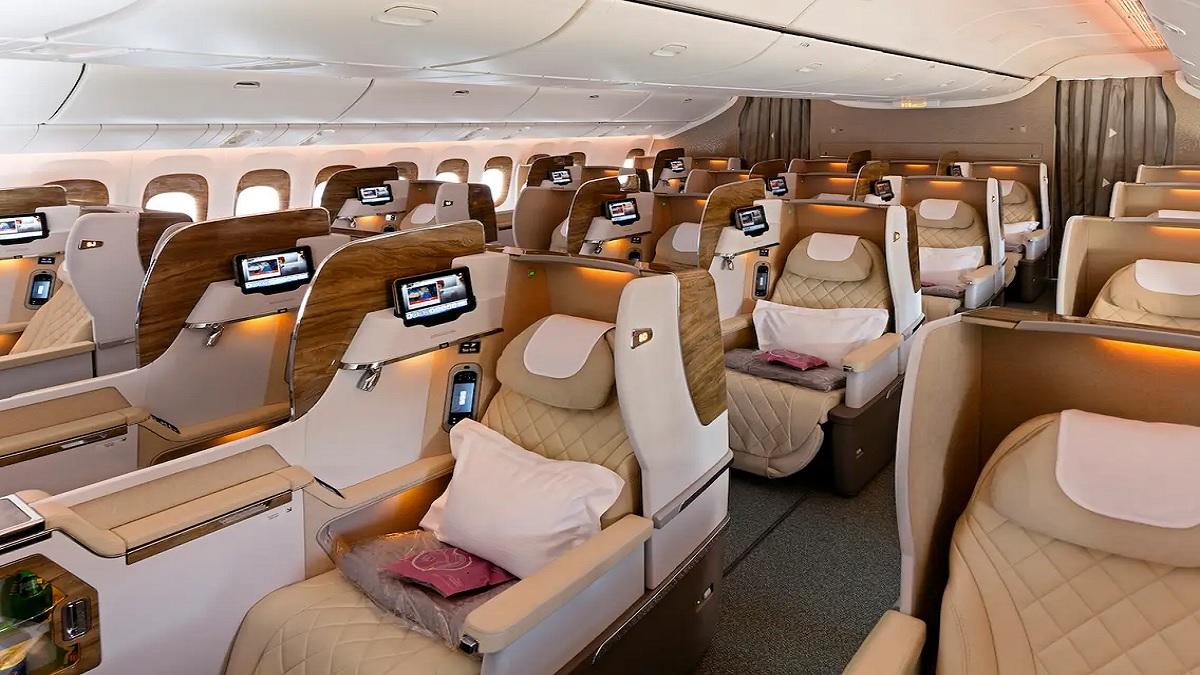 Enjoy business class on an economy ticket! Women shared this trick, it went viral