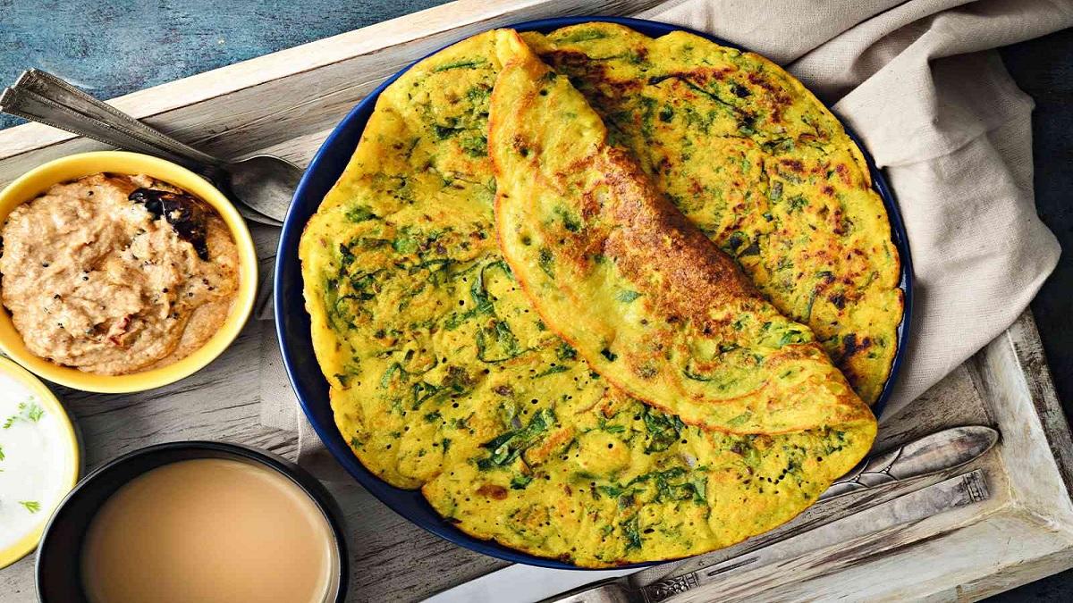 Moong Dal Chilla is a very healthy dish for breakfast, after eating it you will get complete nutrition, prepare it in this way