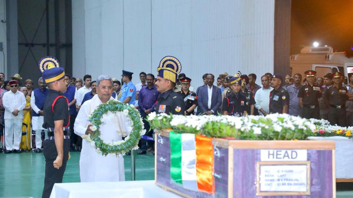 Martyr Captain MV Pranjal's mortal remains reach Bengaluru, Karnataka Governor-Chief Minister pays tribute