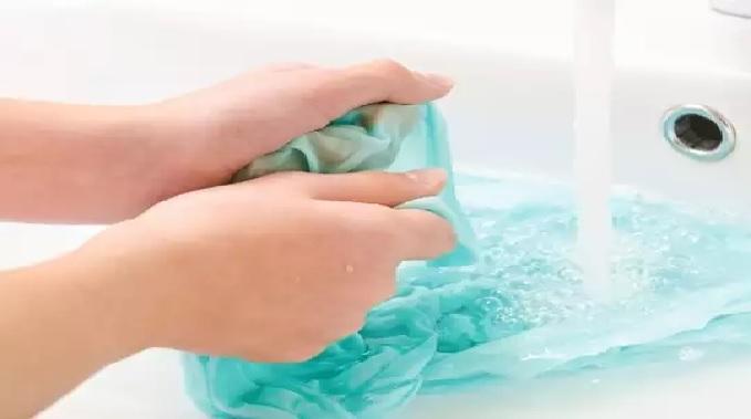 These tips are useful to remove the seam from clothes quickly