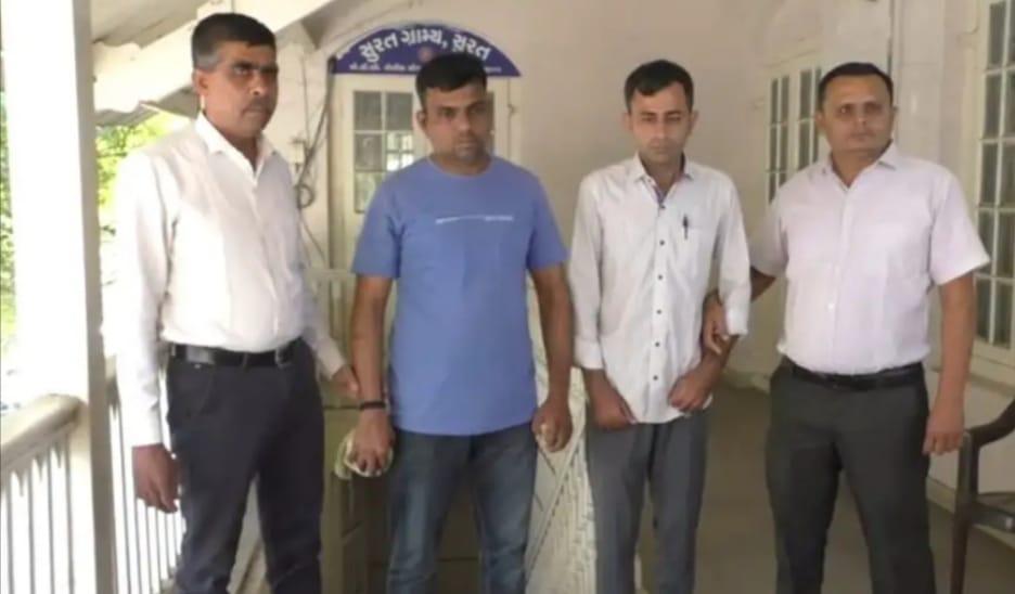 Surat junior engineer and maintenance assistant caught by ACB while accepting bribe of Rs 40 thousand