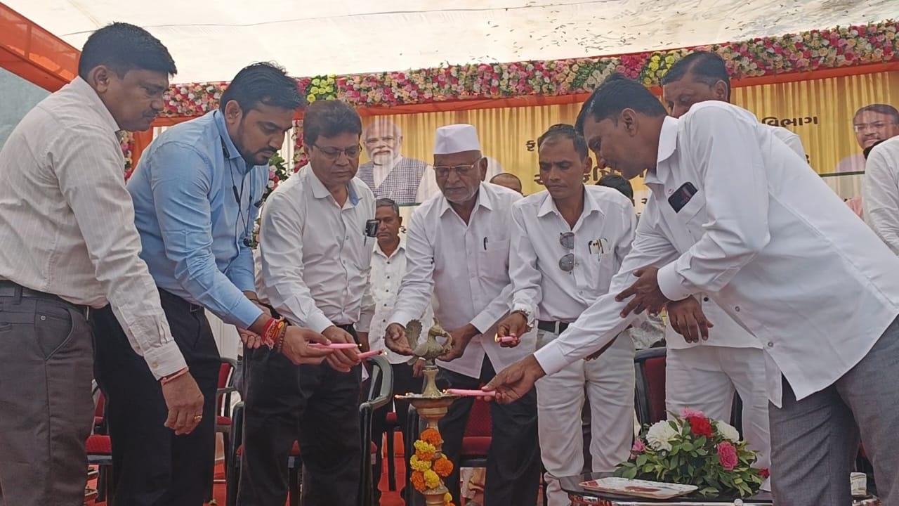 Ravi Kushi Festival organized at Ghongba APMC, large number of farmers attended