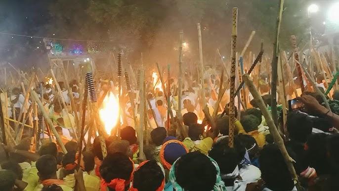 Die or die! India's unique festival in which people beat each other with sticks, the practice of stealing God!