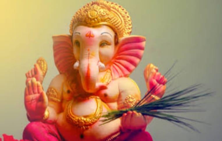 Lord Ganesha idol can remove Vaastu defects from home and office, know how