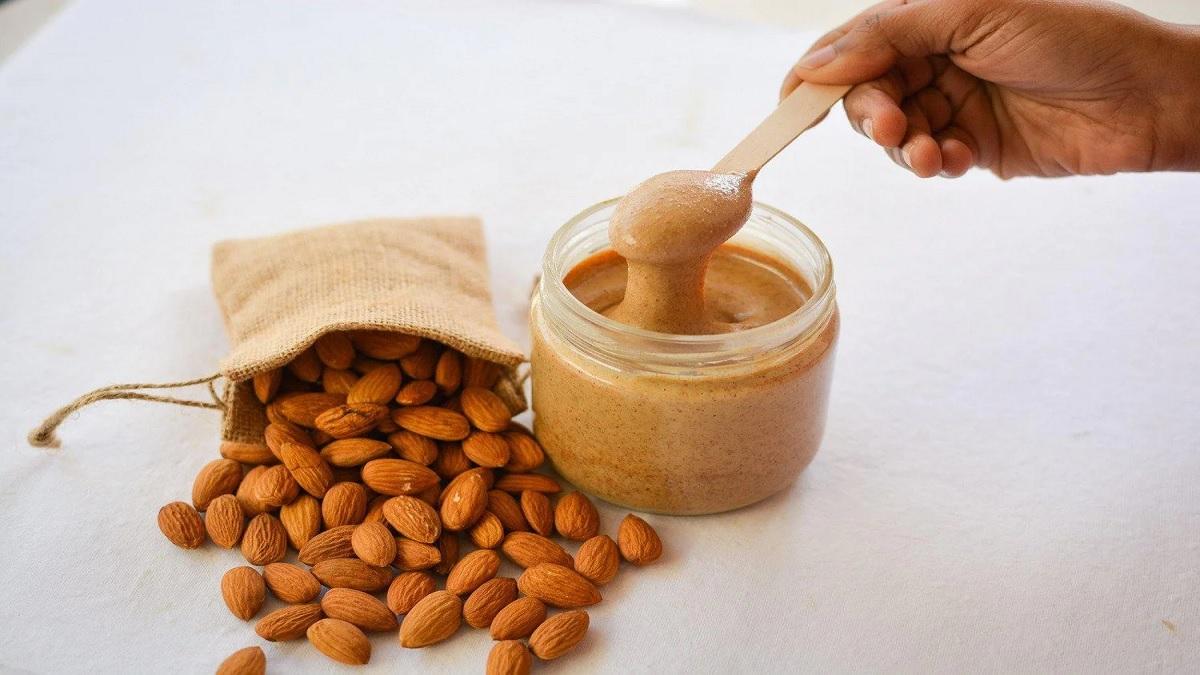 Eat delicious Almond Butter in winter, you can easily make almond butter at home