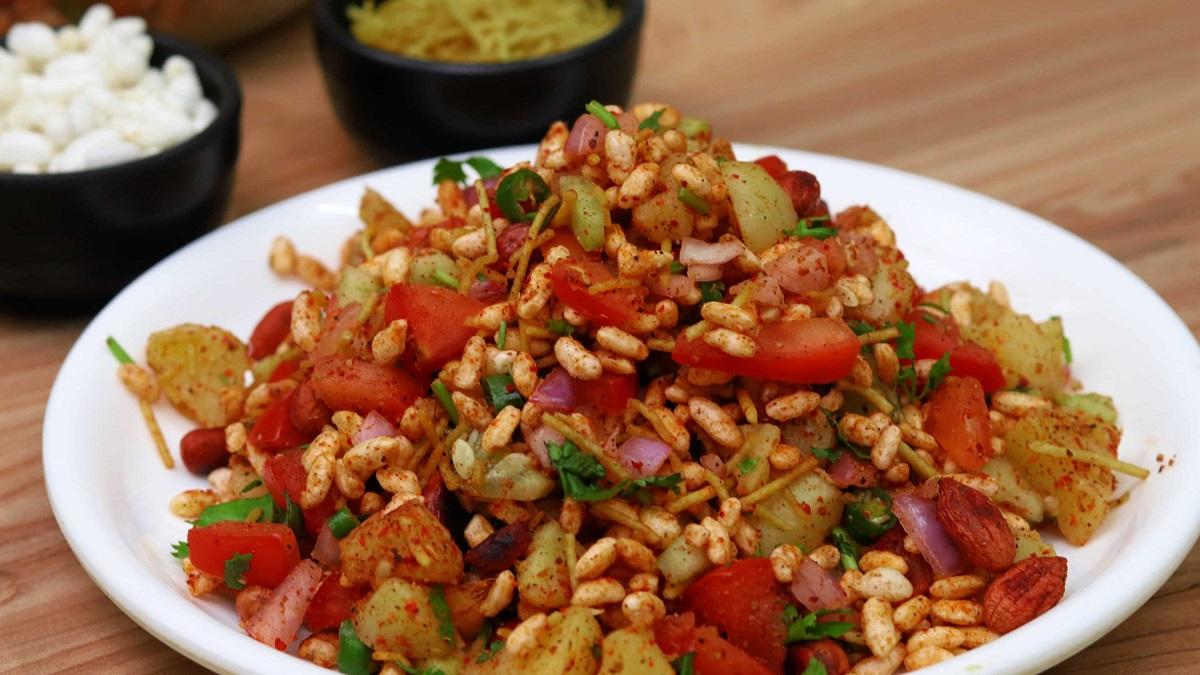 Make desi style spicy, tangy, jhalmuri, enjoy it with tea as an evening snack.