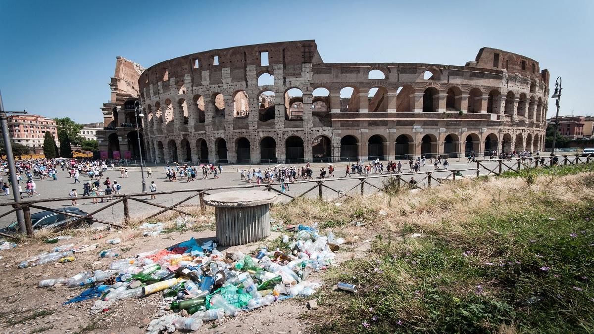 The world's most beautiful city, home to a 2000-year-old mountain of garbage; The height is 100 feet