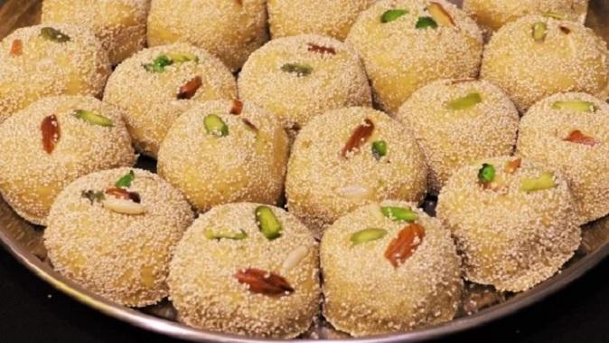 Make Perfect Ata Ladoo at home, learn here step by step process to make perfect Ladoo