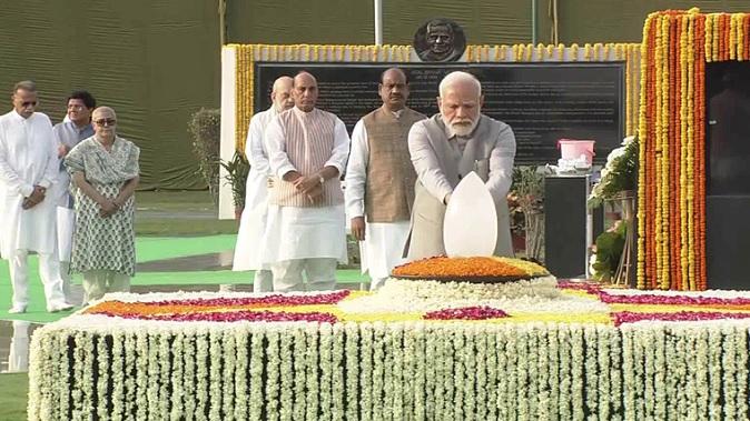 'Sadaiv Atal' reached the President-Vice President, PM Modi also paid tribute to the former PM