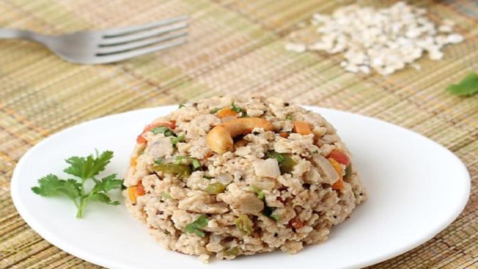 If you are tired of eating semolina upma, make upma with oats, this breakfast recipe is also very easy, full of nutrients.