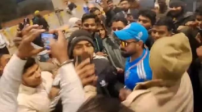 Fans flock to meet 'Virat Kohli' in Ayodhya, jostle for selfies