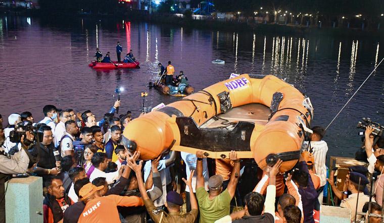 14 children and 2 teachers killed in boat capsize in Vadodara, parents express grief after daughter's death