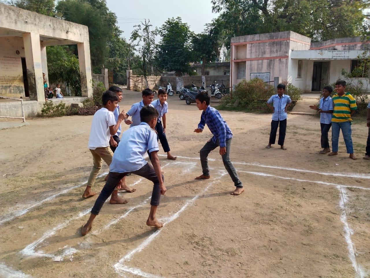 12th Sports Day Celebration: Sports Festival of Boru Primary School at Kalol was held.