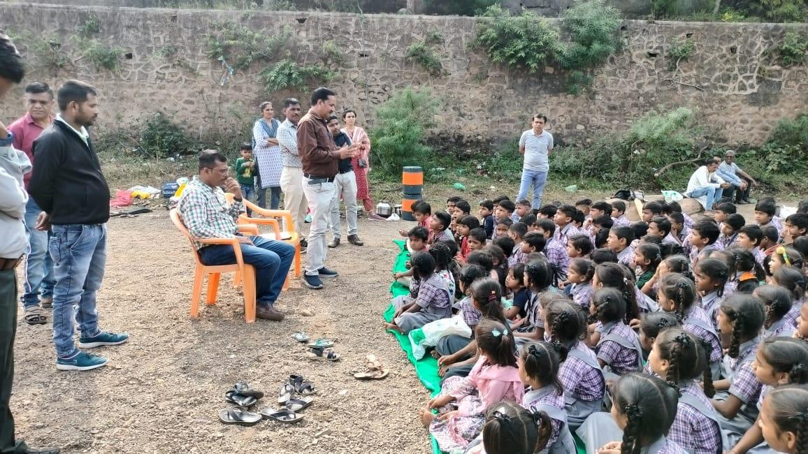 Forest food program of Risingpura Primary School of Kawant taluk was held.