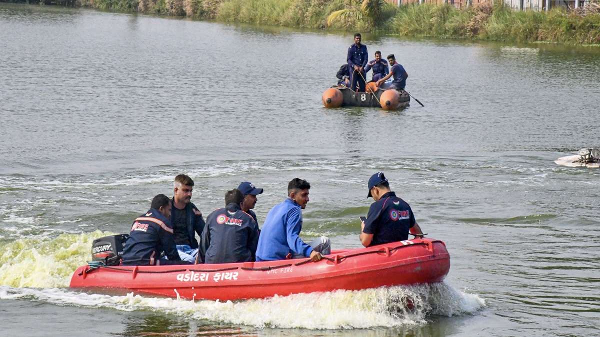 The High Court ordered the Gujarat government to submit a report on the Vadodara boat accident by 29th