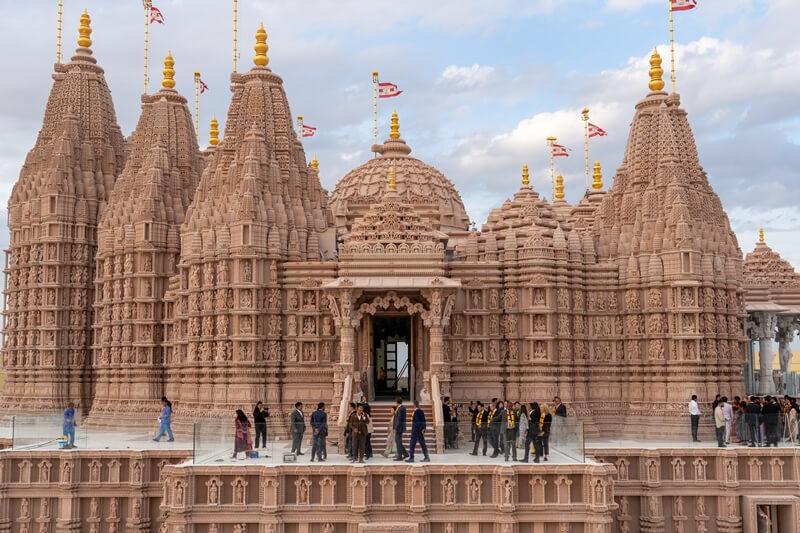 Land Muslim King, Architect Christian, Project Manager Sikh, Designer Buddhist, Know Special Features of UAE's First Hindu Temple