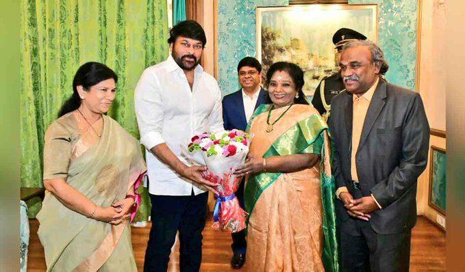 Telangana Governor felicitates Chiranjeevi, congratulates him for Padma Vibhushan award